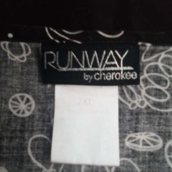 Runway by Cherokee scrub top ( box G ) - Picture 3 of 3